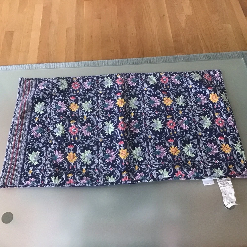 Vera Bradley Blue Multicolor BRAMBLE Vines King Pillow Shams Set of‎ 2 36 x 21